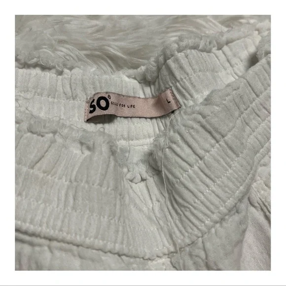 🤍 SO Good For Life White Gauzy Shorts || Size L (Juniors) - Picture 2 of 4